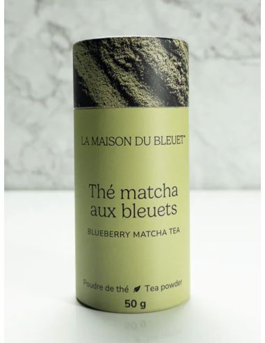 Matcha-Tee mit Heidelbeeren