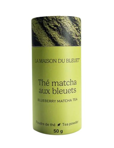 Matcha-Tee mit Heidelbeeren